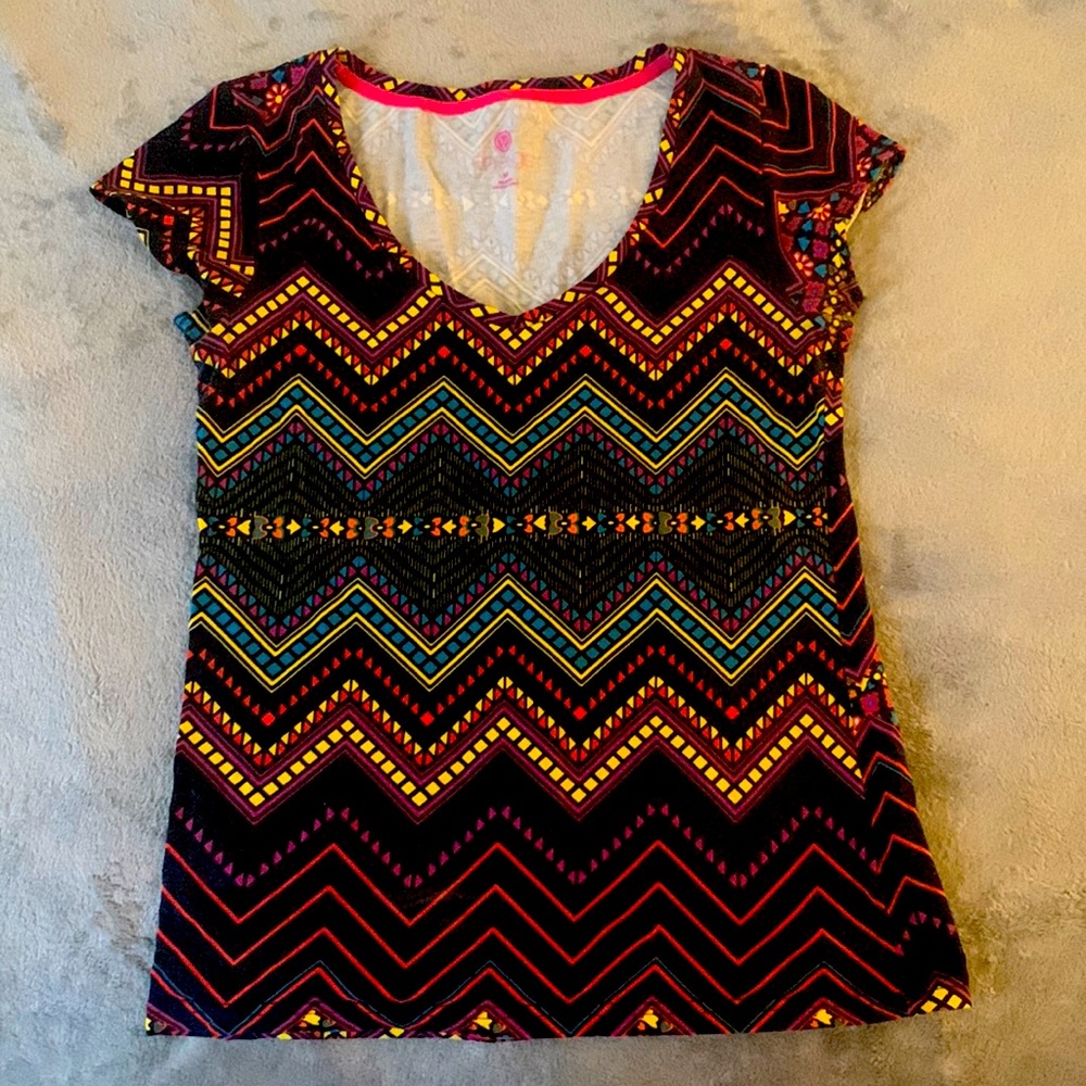 Medium print energie U-neck top